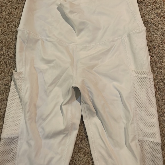 Aerie leggings with side pockets nwot - Picture 2 of 3